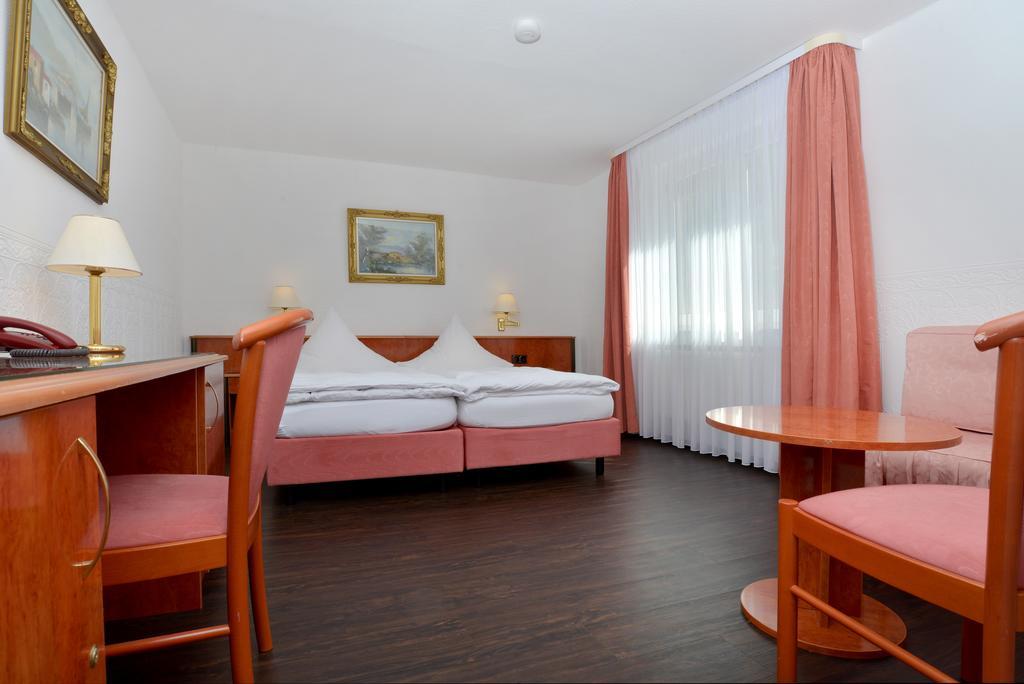 Отель Zehnthof