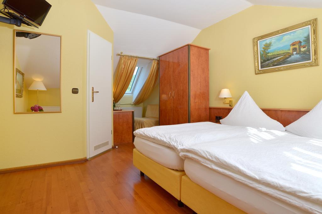 Отель Zehnthof 3*